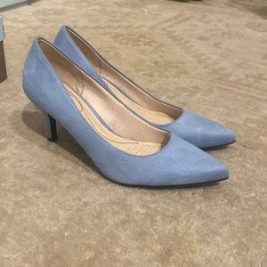 NWT Women's Life Stride Sevyn Pump, Sky Blue Suede, Size 9